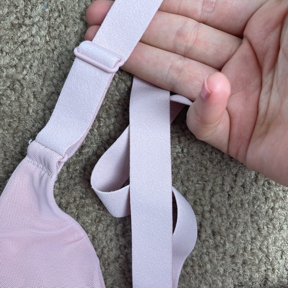 Lightweight by Victoria’s Secret Sports Bra 34C - Picture 14 of 14